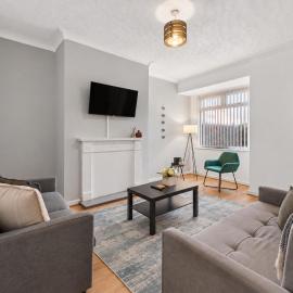 Lingholme House - St Helens - Sleeps 7