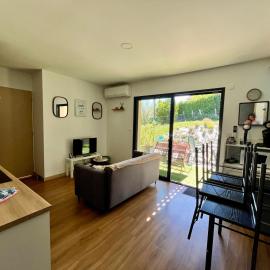 Gîte neuf au calme, RDC, Terrasse, Parking, 2 chambres, Clim