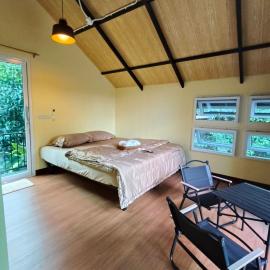 สถานีน้ำหวาน รีสอร์ท น้ำตกอ้ายเขียว, hôtel à Nakhon Si Thammarat