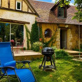 Ancien corps de ferme avec vue sur le Perche