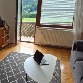 Spacious 2-Bedroom Apartment - 20 min to Ljubljana, Hotel in Kresnice