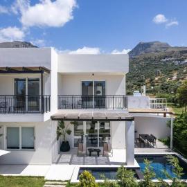 Modern villa Casa Filo Verde with private pool & Bbq,200m from the beach