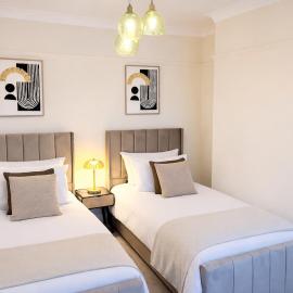 4 Bedroom Home,sleeps 9, smart TV every room, fully equipped, hotelli kohteessa Hull