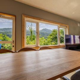 Mountain Silence Retreat, מלון באוטארו