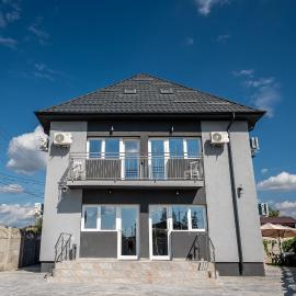 FLH - Erik House