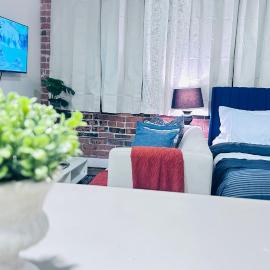 Studio in the Heart of DSM Downtown