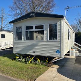Cabin Sleeps 4 with Parking