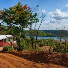 Lalaland Lakehouse - Private Lakefront Villa with Forest & Mountain views