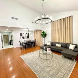 NEW 4 Bedroom House BBQ near Strip