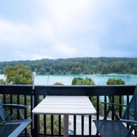 Walchensee genießen mit Seeterasse & Blick, Pool,科赫爾的飯店
