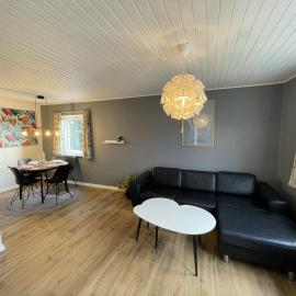 2-bedroom self-service house, hotel in Rødby