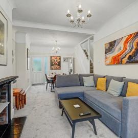 Countess House Northampton - 2-Bed House with Free Parking & Private Garden - Sleeps 6