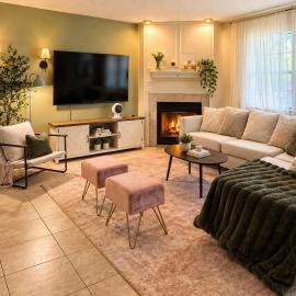 2 bed, 3 bath townhome