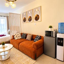 Modern Studio with Pool, WiFi & Free Parking