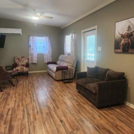 Funny Farm Guest House, מלון בקליירמור