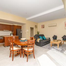 Absolutely spacious APT unit between ANU and City - Hosted by Canstay