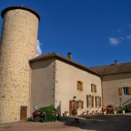 Gite De La Tour De Rouilleres, hotel i Ambierle