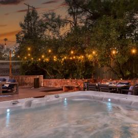 Red Rock Retreat with Amazing Patio and Hot Tub for family