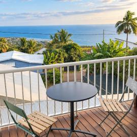 Appartement T3 vue mer, Hotel in Les Avirons