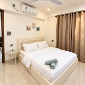 1BR 2BR 3BR Bright, modern, cozy, WiFi & Pool