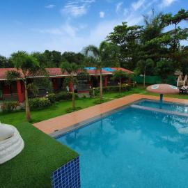 Arya Arush Resort and Farm house, готель у місті Vajapūr