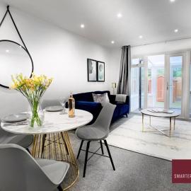 Woking - Parking Garden 2Bed