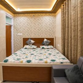 Stay Royal Pine Retreat at kud patnitop, hotel sa Kūd