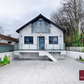Shepperton - Driveway Patio Pets Welcome