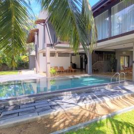 Red Sun Beach Villa، فندق في كوسغودا