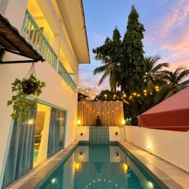 4 Bedroom Villa Baga Beach Calangute - Private Plunge pool - Kitchen - Wifi - TV