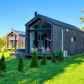 Eco House with a hot tub, hotel i Pärnu