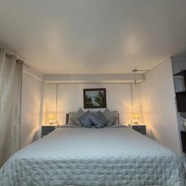 Seaview Apartments – hotel w mieście Korotogo