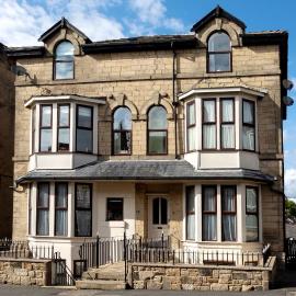 2 Bedroom - Garden Apartment, with parking