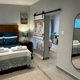Peaceful private cottage in Irene Village, hotel v destinaci Centurion