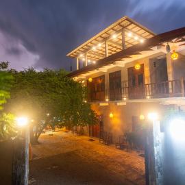 Mich's Surf Villa & Hostel
