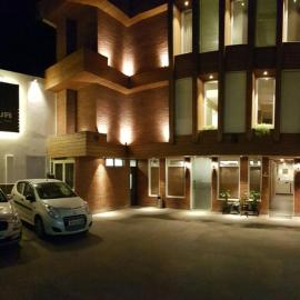 Mayur Hotel Bar And Restaurant, khách sạn ở Solan