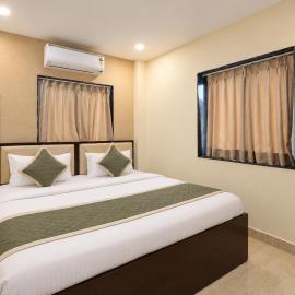 Hotel Classic Royal Heritage Near Hitec City Madhapur, hotel di Madhapur