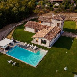 Umbria Private Spa Villa, hotel en Doglio