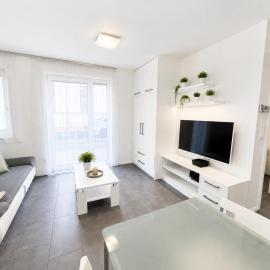 Central Seven Apartment - Free Parking