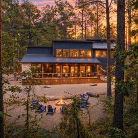 Luxe Cabin, 4BR, Hot Tub, ATV Trail, Dog Friendly