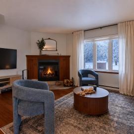 NEW! Bright Golf Getaway Fireplace & Pools