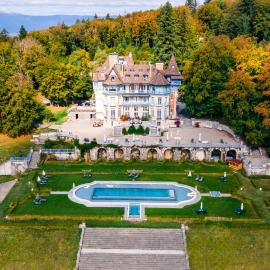Château des Avenieres, hotel di Cruseilles