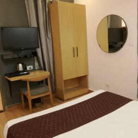 Care INN, hotel en Prayagraj