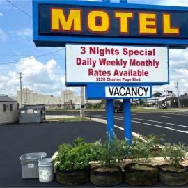 Holiday Motel Tulsa OK