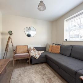 Detached 1-Bed House with Parking
