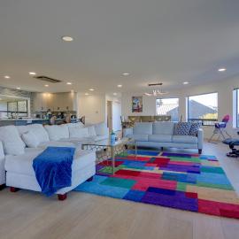 Spacious Camano Home w/ Hot Tub & Water Views!, hotel a Camano