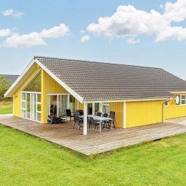 10 person holiday home in Brovst-By Traum