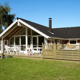 Luxury Retreat in Marielyst, hotell sihtkohas Bøtø By