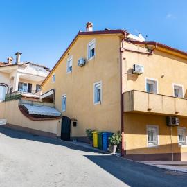 Apartments with parking space Crikvenica - 14631