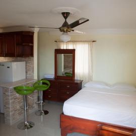 Tropical Gateway Suites, hotel din La Viva